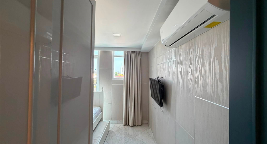For sale 3 bedrooms condo in Yan Nawa, Bangkok