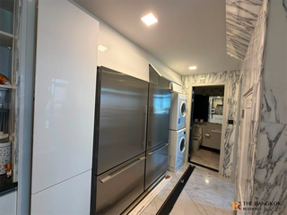 For sale 3 bedrooms condo in Yan Nawa, Bangkok