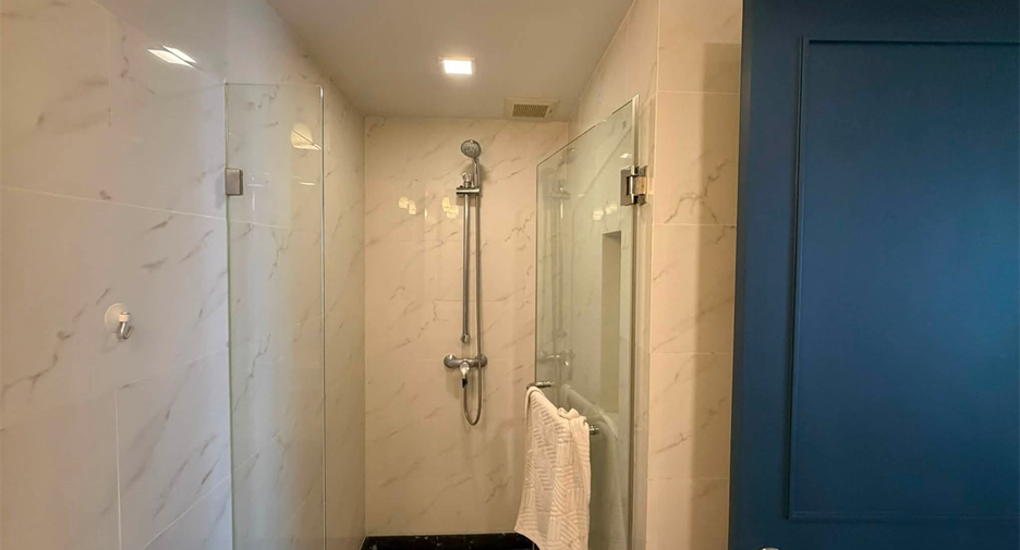 For sale 3 bedrooms condo in Yan Nawa, Bangkok
