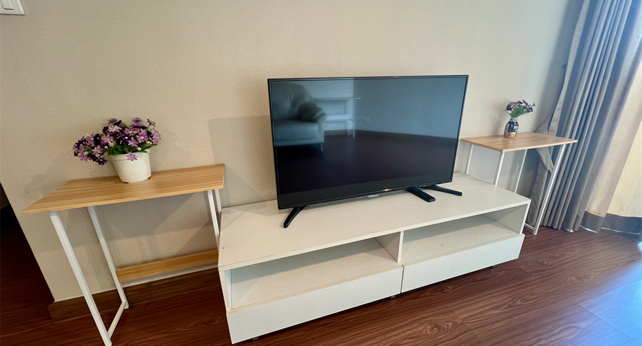 For rent 2 bedrooms condo in Huai Khwang, Bangkok