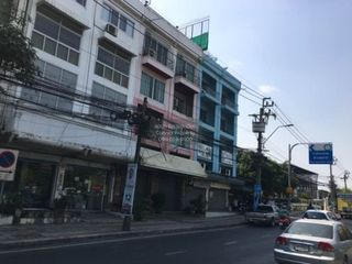 Gewerbefläche zum Kauf mit 4 Zimmer in Prawet, Bangkok