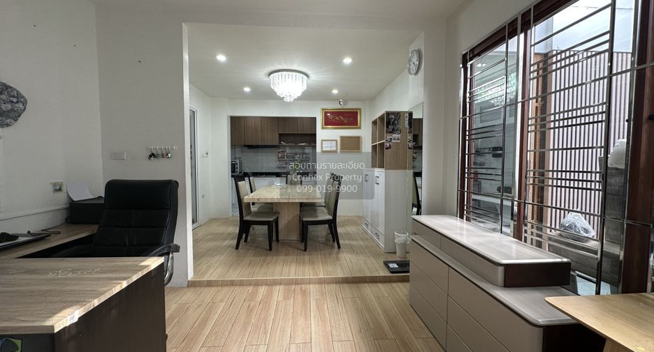 For sale 5 bedrooms townhouse in Mueang Nonthaburi, Nonthaburi