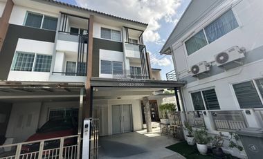 For sale 5 bedrooms townhouse in Mueang Nonthaburi, Nonthaburi