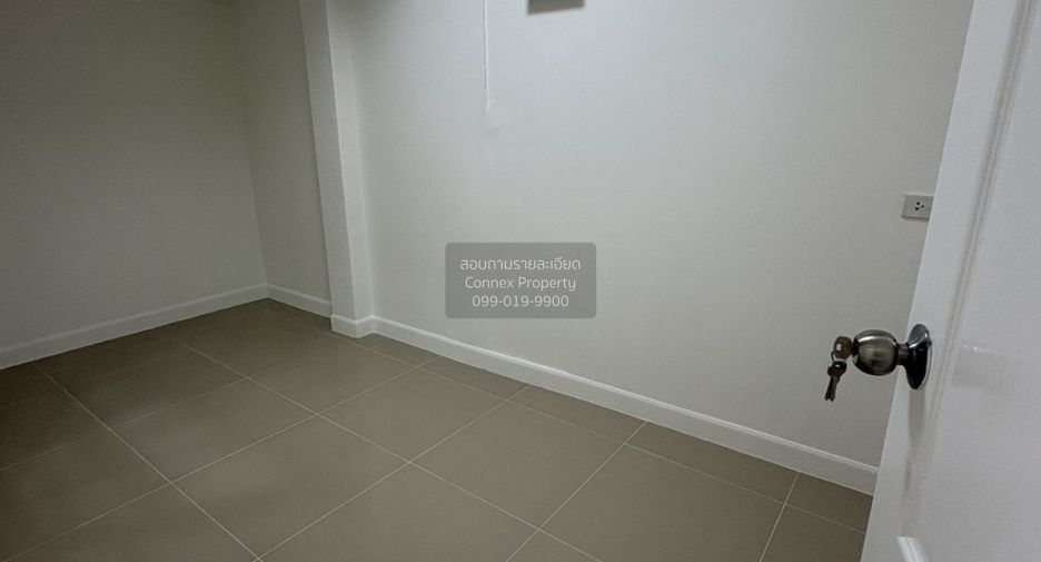 For sale 3 bedrooms townhouse in Sai Mai, Bangkok