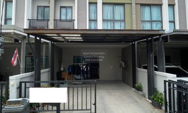 À vendre 3 chambres maison de ville à Mueang Pathum Thani, Pathum Thani