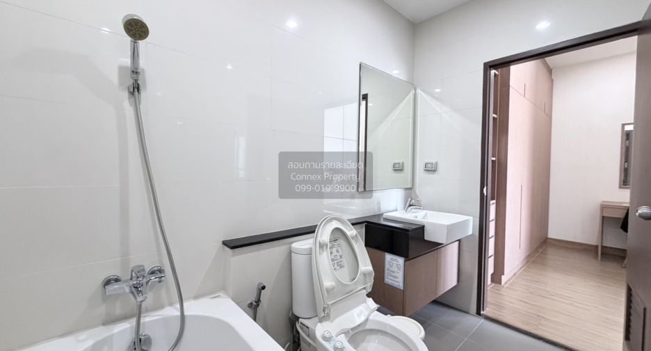 For sale 1 bed condo in Si Racha, Chonburi