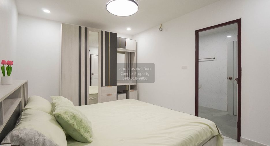 For sale 3 bedrooms townhouse in Bang Lamung, Chonburi
