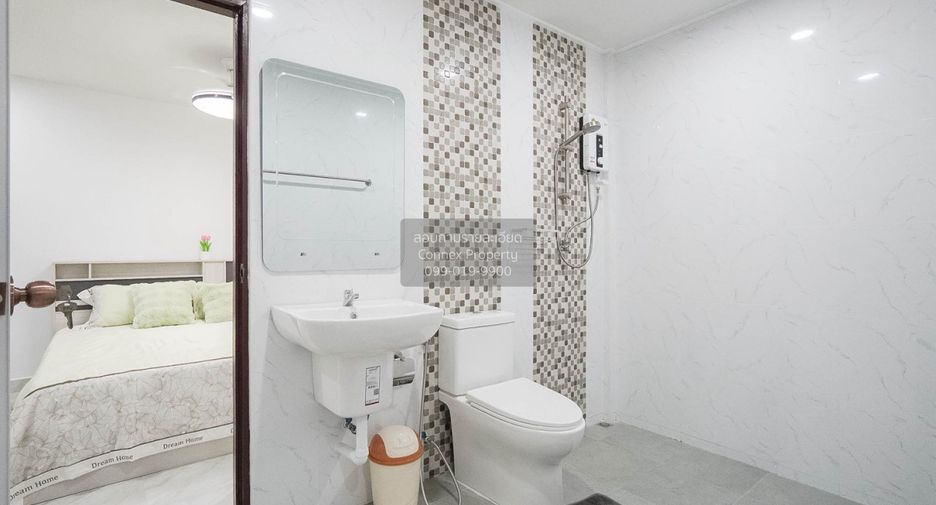 For sale 3 bedrooms townhouse in Bang Lamung, Chonburi
