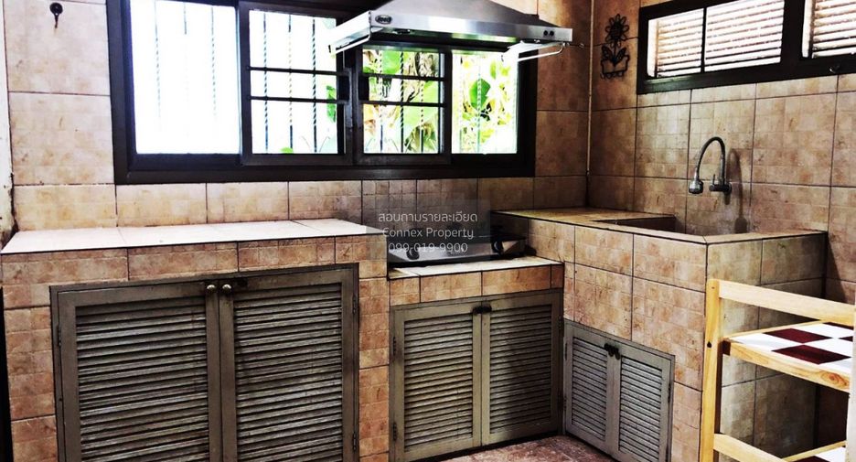 For sale 4 bedrooms house in Mueang Nonthaburi, Nonthaburi
