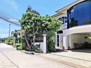 For sale 4 bedrooms house in Mueang Nonthaburi, Nonthaburi