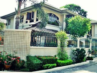 For sale 4 bedrooms house in Mueang Nonthaburi, Nonthaburi