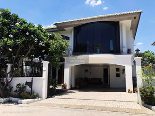 For sale 4 bedrooms house in Mueang Nonthaburi, Nonthaburi