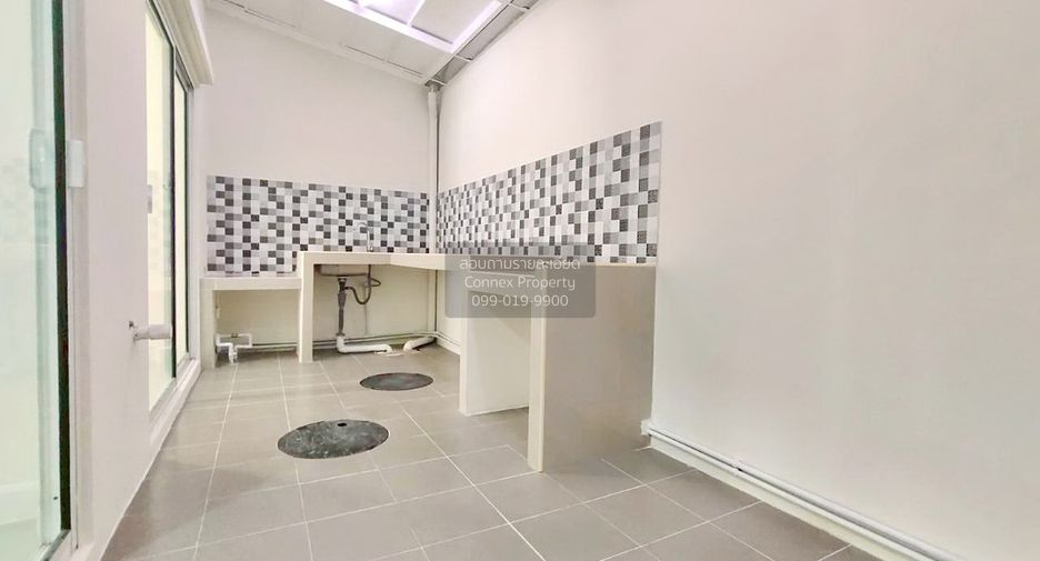 For sale 4 bedrooms townhouse in Pak Kret, Nonthaburi