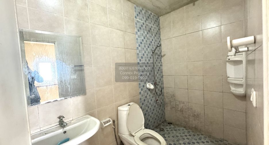 For sale 4 bedrooms townhouse in Bang Khae, Bangkok