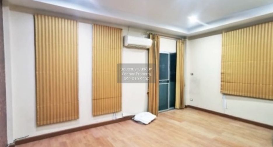 For sale 4 bedrooms townhouse in Bang Khae, Bangkok