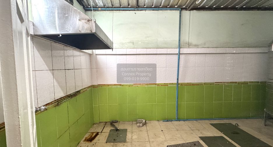 For sale 4 bedrooms townhouse in Bang Khae, Bangkok