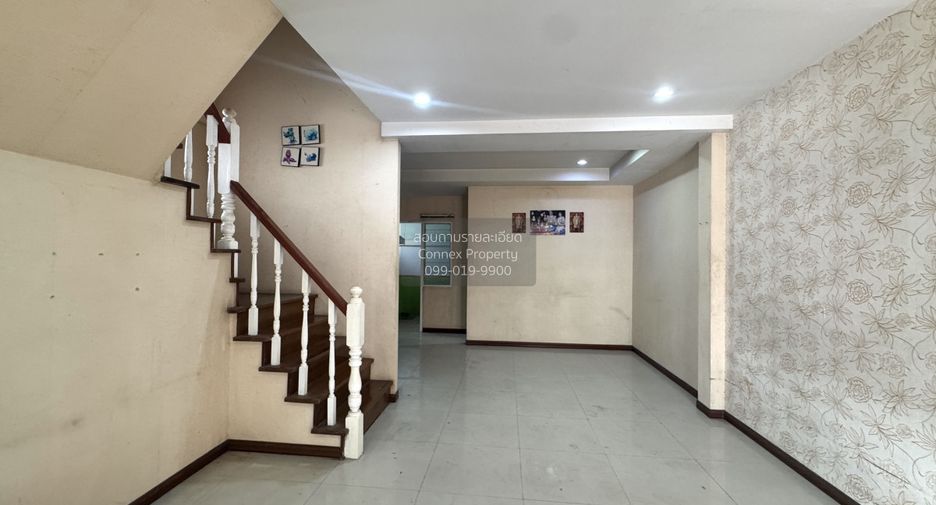 For sale 4 bedrooms townhouse in Bang Khae, Bangkok
