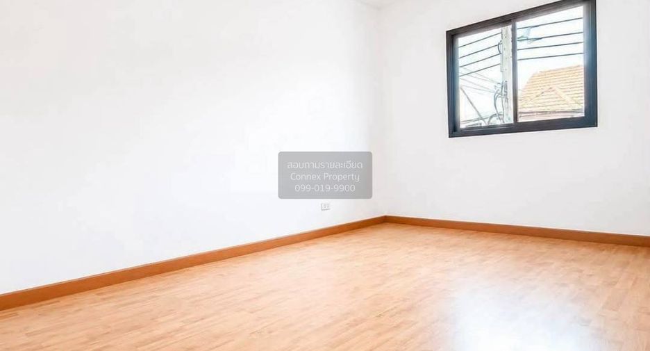For sale 3 bedrooms townhouse in Mueang Nonthaburi, Nonthaburi