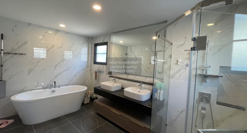 For sale 5 bedrooms house in Bang Phli, Samut Prakan