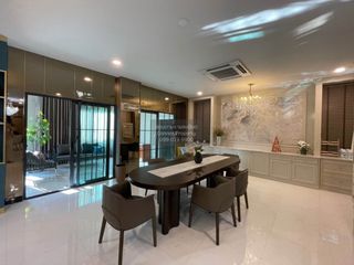 For sale 5 bedrooms house in Bang Phli, Samut Prakan