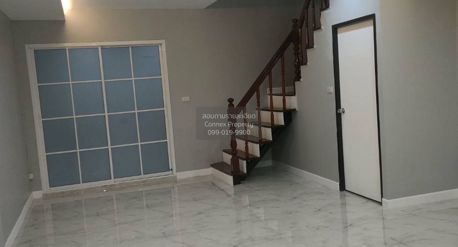 For sale 2 bedrooms townhouse in Wang Thonglang, Bangkok