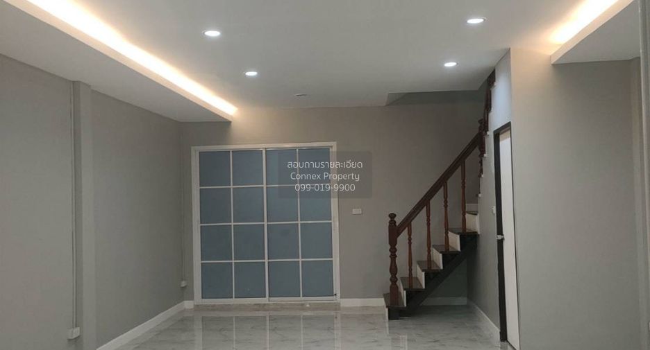 For sale 2 bedrooms townhouse in Wang Thonglang, Bangkok