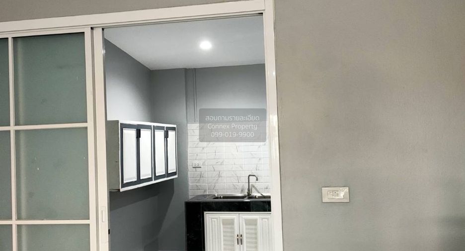 For sale 2 bedrooms townhouse in Wang Thonglang, Bangkok