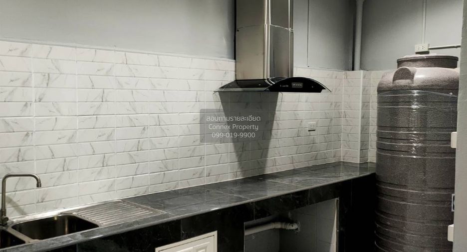 For sale 2 bedrooms townhouse in Wang Thonglang, Bangkok