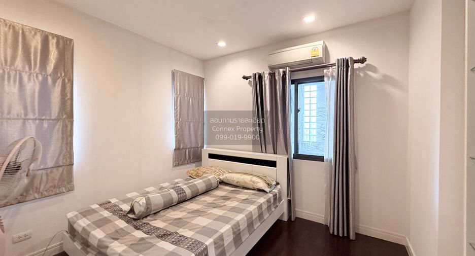 For sale 3 bedrooms house in Bangkok Noi, Bangkok