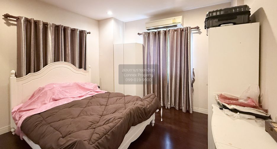 For sale 3 bedrooms house in Bangkok Noi, Bangkok