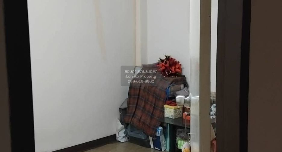 For sale 3 bedrooms townhouse in Phra Khanong, Bangkok