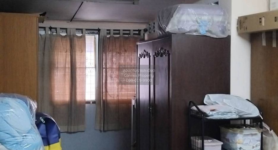 For sale 3 bedrooms townhouse in Phra Khanong, Bangkok