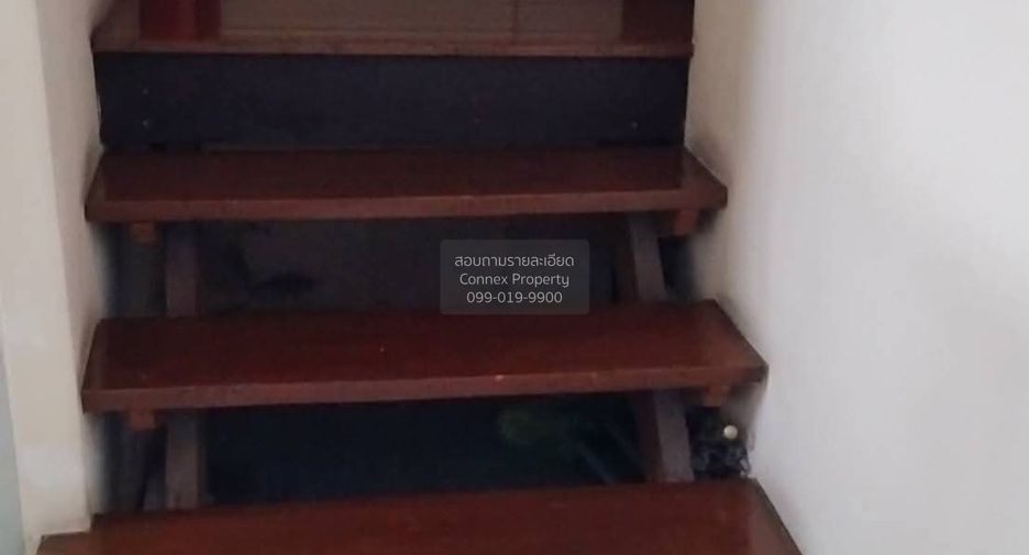 For sale 3 bedrooms townhouse in Phra Khanong, Bangkok