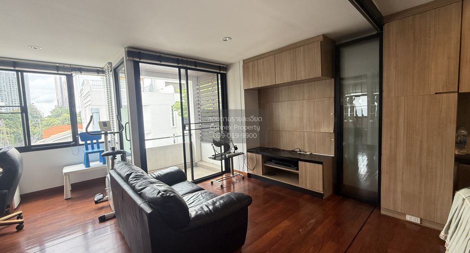 For sale 7 bedrooms townhouse in Phaya Thai, Bangkok