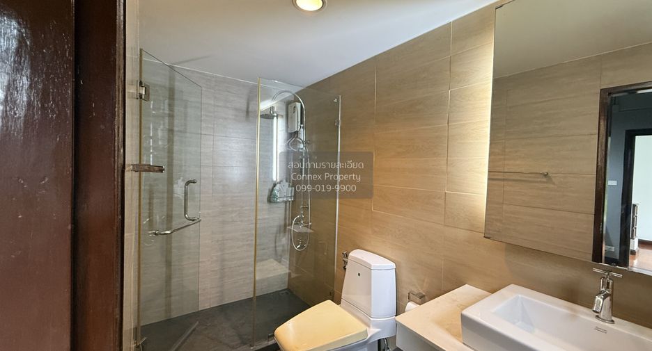 For sale 7 bedrooms townhouse in Phaya Thai, Bangkok