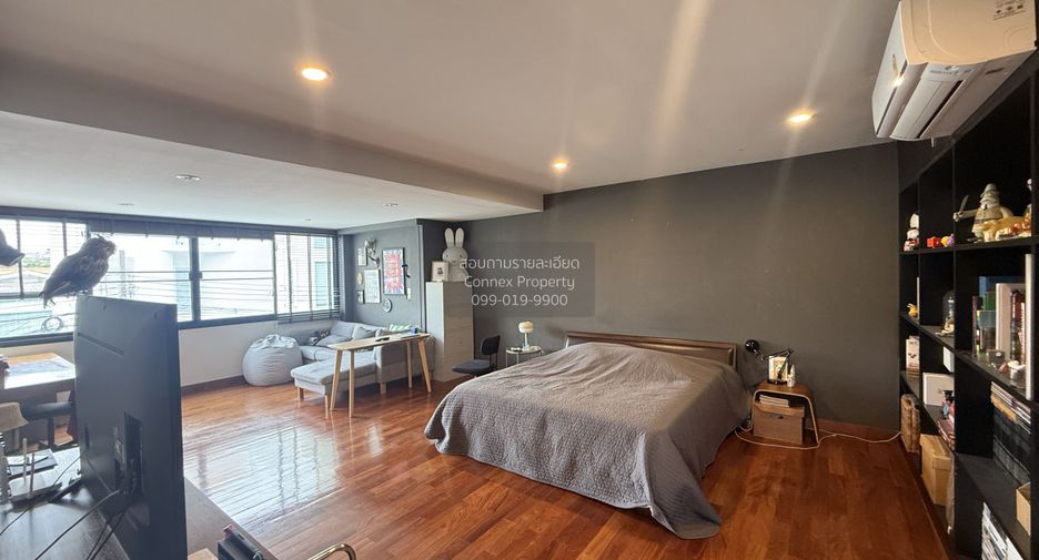 For sale 7 bedrooms townhouse in Phaya Thai, Bangkok