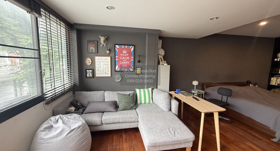 For sale 7 bedrooms townhouse in Phaya Thai, Bangkok