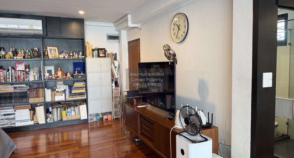 For sale 7 bedrooms townhouse in Phaya Thai, Bangkok