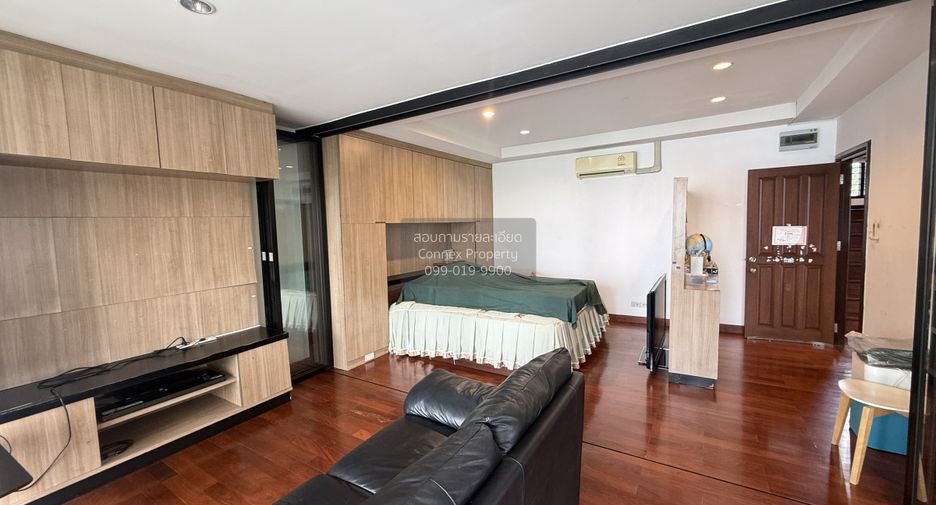 For sale 7 bedrooms townhouse in Phaya Thai, Bangkok