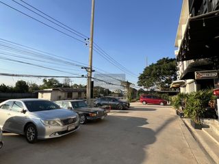 For sale 3 bedrooms retail Space in Lam Luk Ka, Pathum Thani