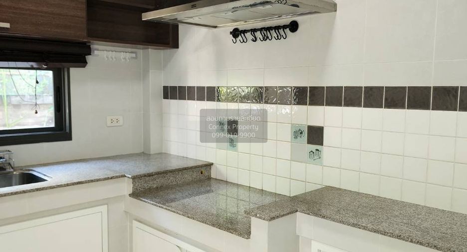For sale 4 bedrooms house in Pak Kret, Nonthaburi