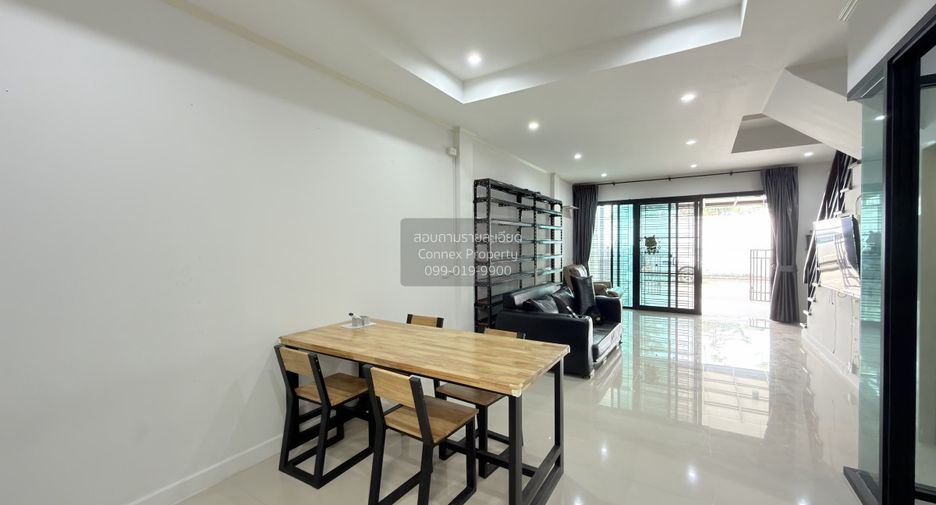 For sale 4 bedrooms townhouse in Bang Kapi, Bangkok