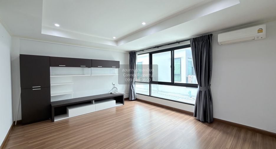 For sale 4 bedrooms townhouse in Bang Kapi, Bangkok
