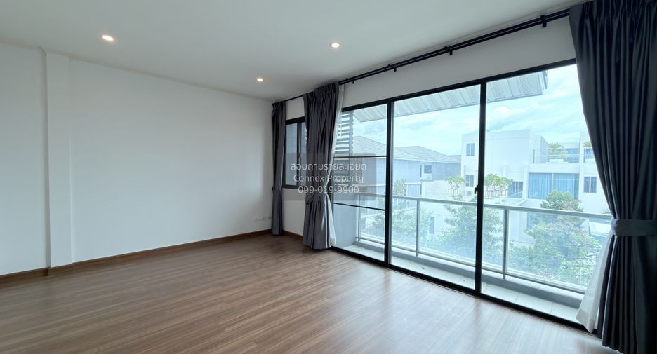 For sale 4 bedrooms townhouse in Bang Kapi, Bangkok