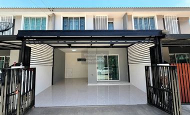 For sale 3 bedrooms townhouse in Bang Phli, Samut Prakan