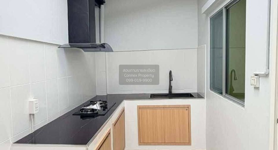 For sale 3 bedrooms townhouse in Bang Phli, Samut Prakan