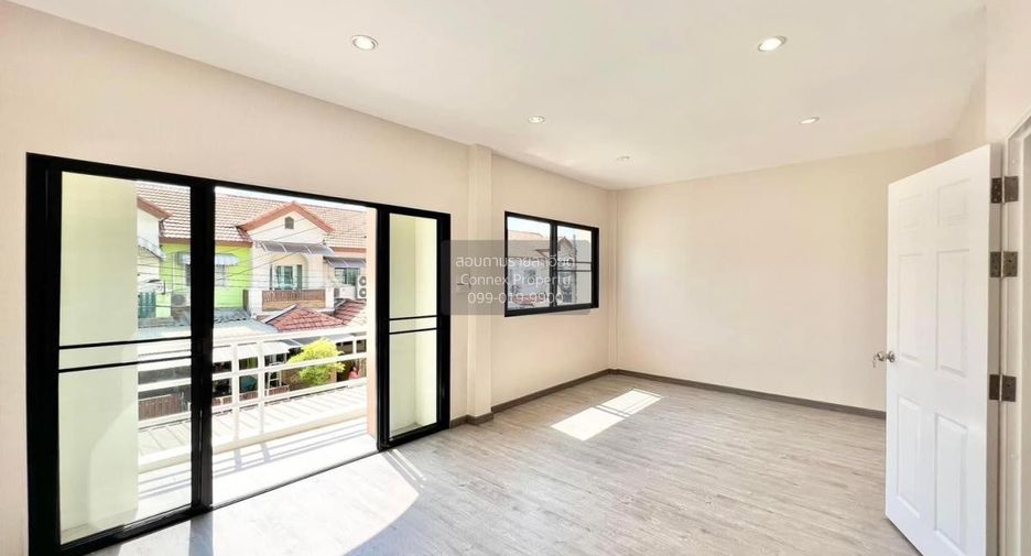 For sale 3 bedrooms townhouse in Bang Bon, Bangkok