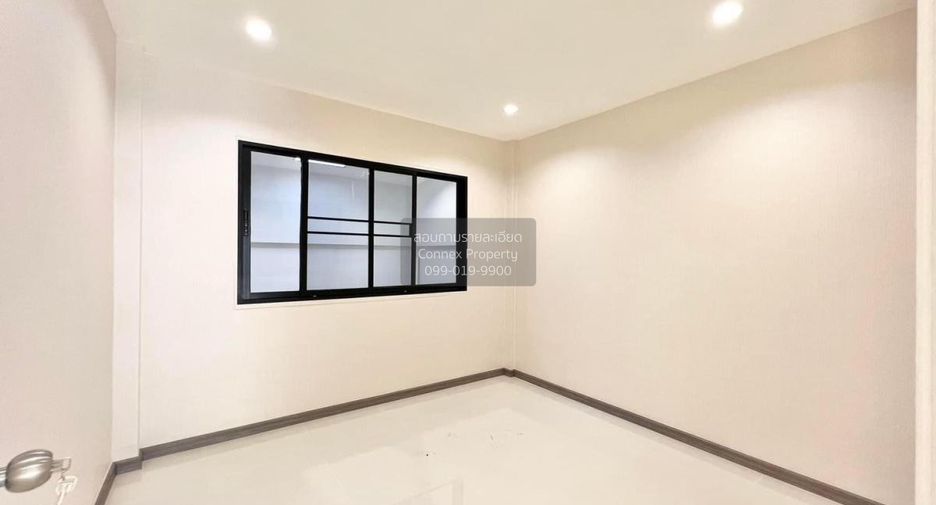 For sale 3 bedrooms townhouse in Bang Bon, Bangkok