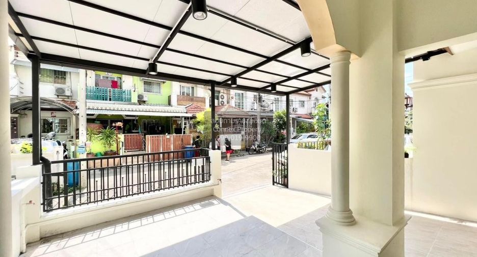 For sale 3 bedrooms townhouse in Bang Bon, Bangkok