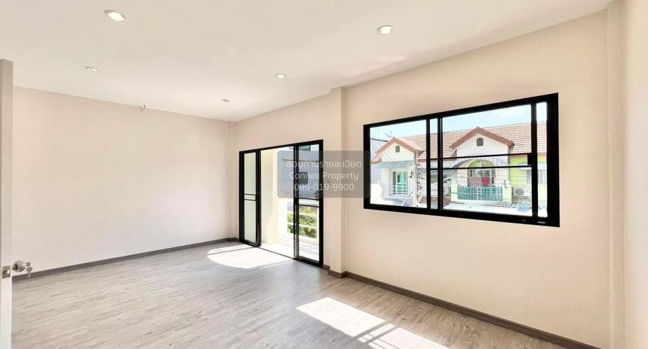 For sale 3 bedrooms townhouse in Bang Bon, Bangkok